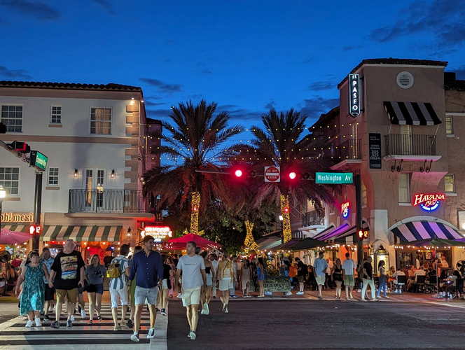 MIA_2023-08-18 20-20-06_PXL_20230819_002006999.NIGHT